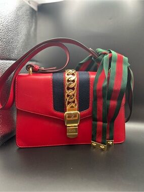 ❤️💙 Gucci Sylvie Small Shoulder Bag – Red Leather Web Stripe Gold Chain💙❤️